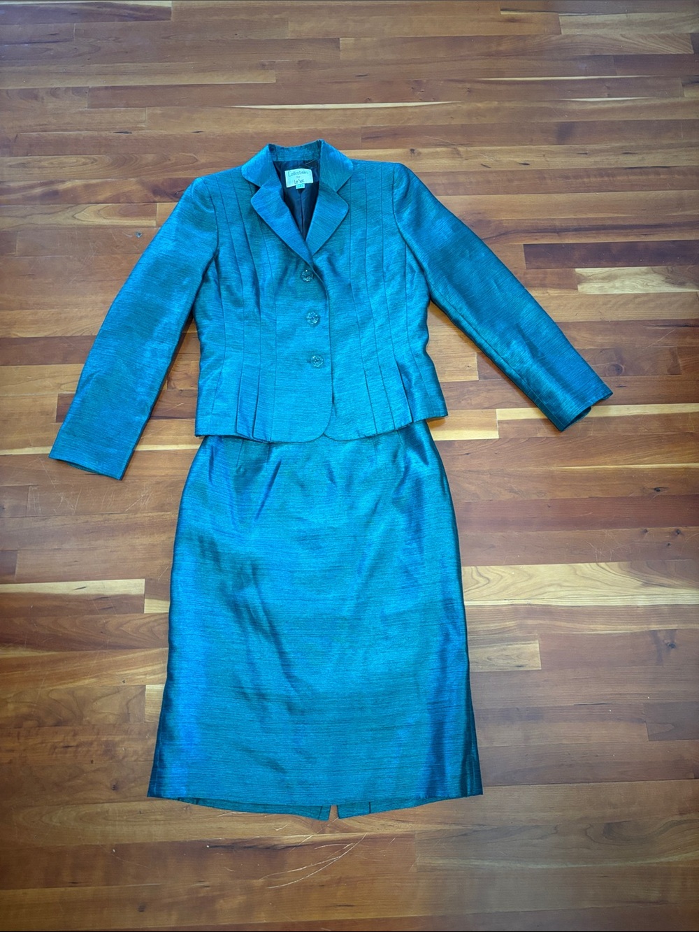 Collections for Le Suit Iridescent Teal Shimmer Skirt Suit Set Size 8
